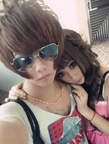 『杀马特』那个创造“杀马特”的小伙,风光不再后被富婆追求,如今怎样了?