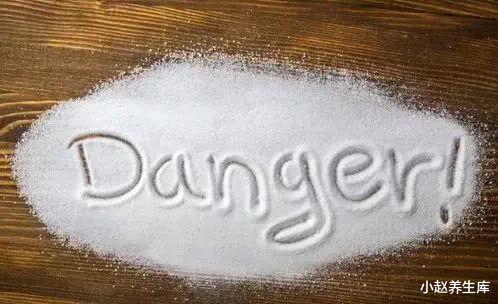 [肾衰竭]48岁男子，查出肾衰竭，提醒：身体会出现“4多”，去查查肾脏！