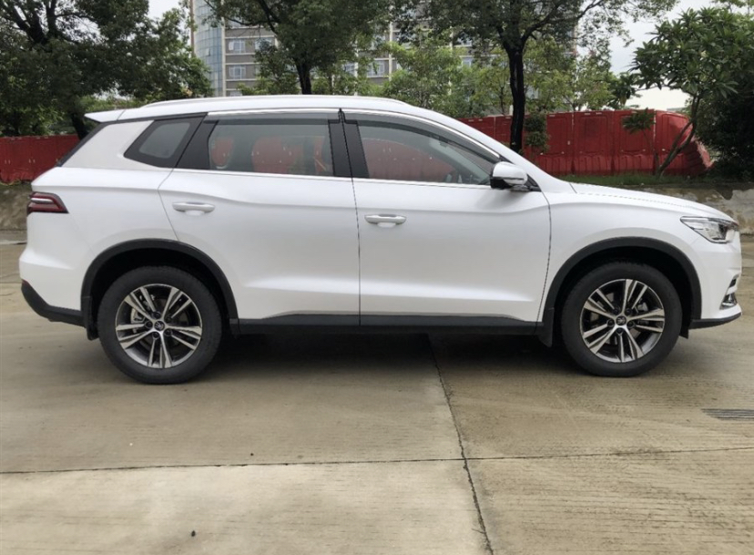 SUV@10万买SUV,不懂车的人买哈弗H6,半懂车的买CS75,懂车的都买它