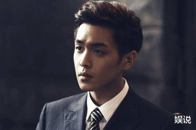 张若昀：张若昀向郭麒麟炫耀结婚证，郭麒麟神回复的一句话，网友笑掉大牙