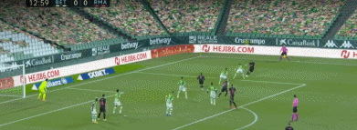 皇家马德里|1-2！皇马巨星门前5米踢飞：20分钟后连丢2球 瞬间陷入绝境