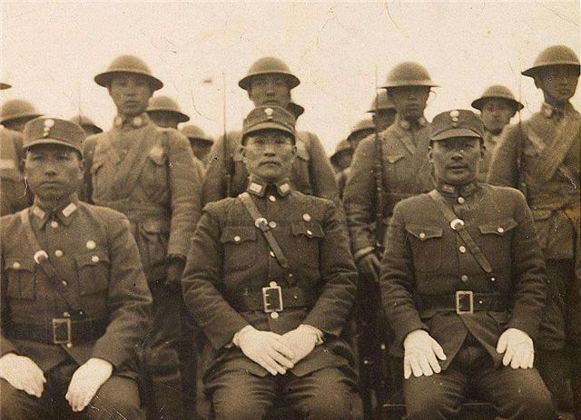 「胡宗南」父亲到部队探望儿子：叫你们军长出来！军长：这老头是谁？