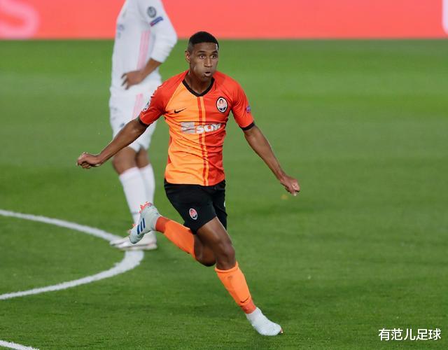 巴西队|不是罗德里戈，不是维尼修斯，闪耀皇马主场的巴西00后是他！