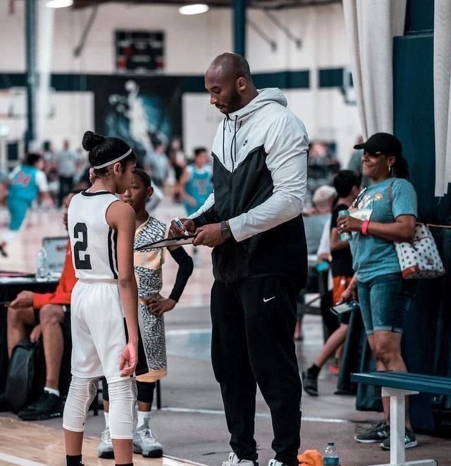 科比·布莱恩特@恭喜科比!瓦妮莎公布“喜讯”,网友:梦想成真了!