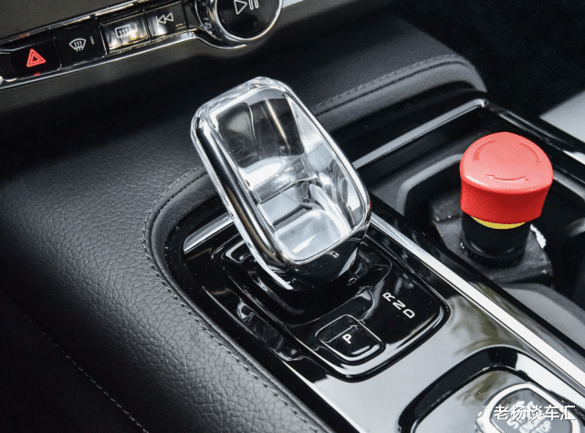 [马力]吉利又来“搞事情”，2.0T爆326马力，颜值媲美帕萨梅拉，没白等