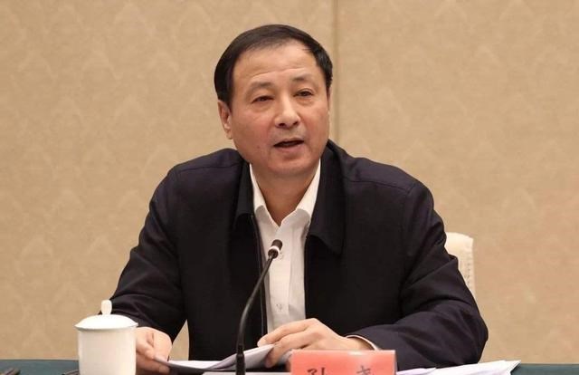 『许可馨』继教育部点名之后，许可馨再遭院士批评，方方：唯有道歉洗去污点