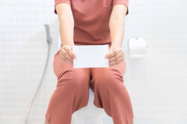 绝经|女性绝经前，身体会打招呼！若发现这4个变化，更年期更进一步