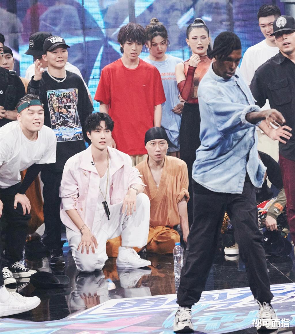 王一博|观众喜爱度遥遥领先，张萌透露其档期排到大后年，王一博未来可期