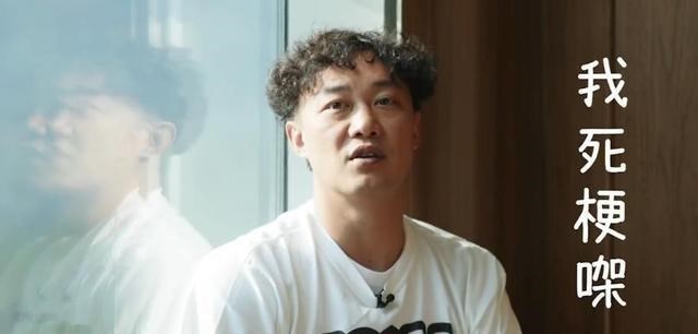 陈奕迅|陈奕迅被塞进垃圾桶,向佐被14人围殴,霸凌不会因为你出众就绕开