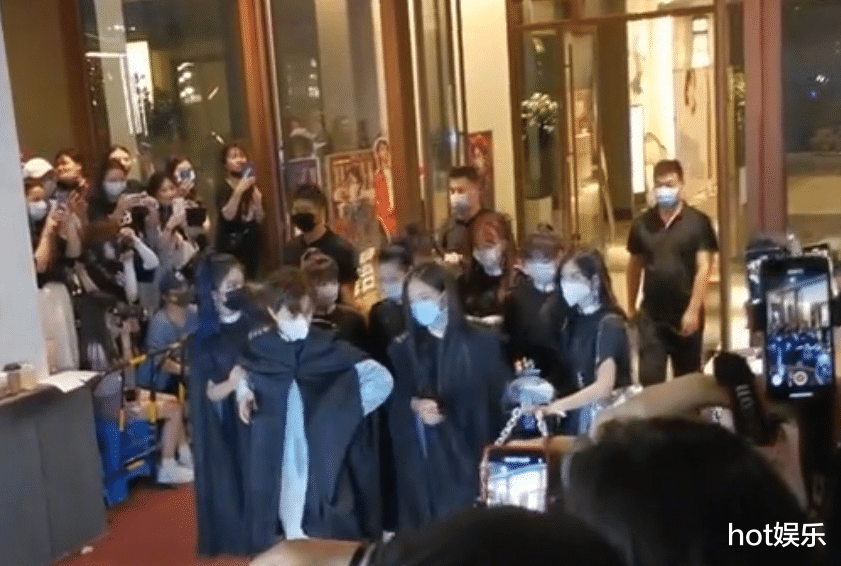 yamy|从全网怜爱到舆论反转,Yamy只用了一天时间,这中间经历了什么?