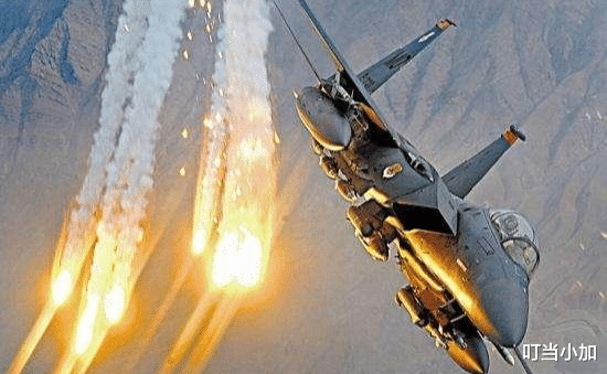 「俄军」真打起来了，俄军大批战机突然猛烈开火 美：决战的时候到了！