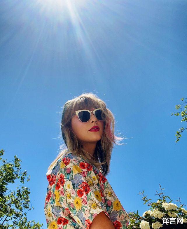 泰勒·斯威夫特|泰勒·斯威夫特事业爱情双丰收，小两岁绝美金发男友曾是李安电影男主