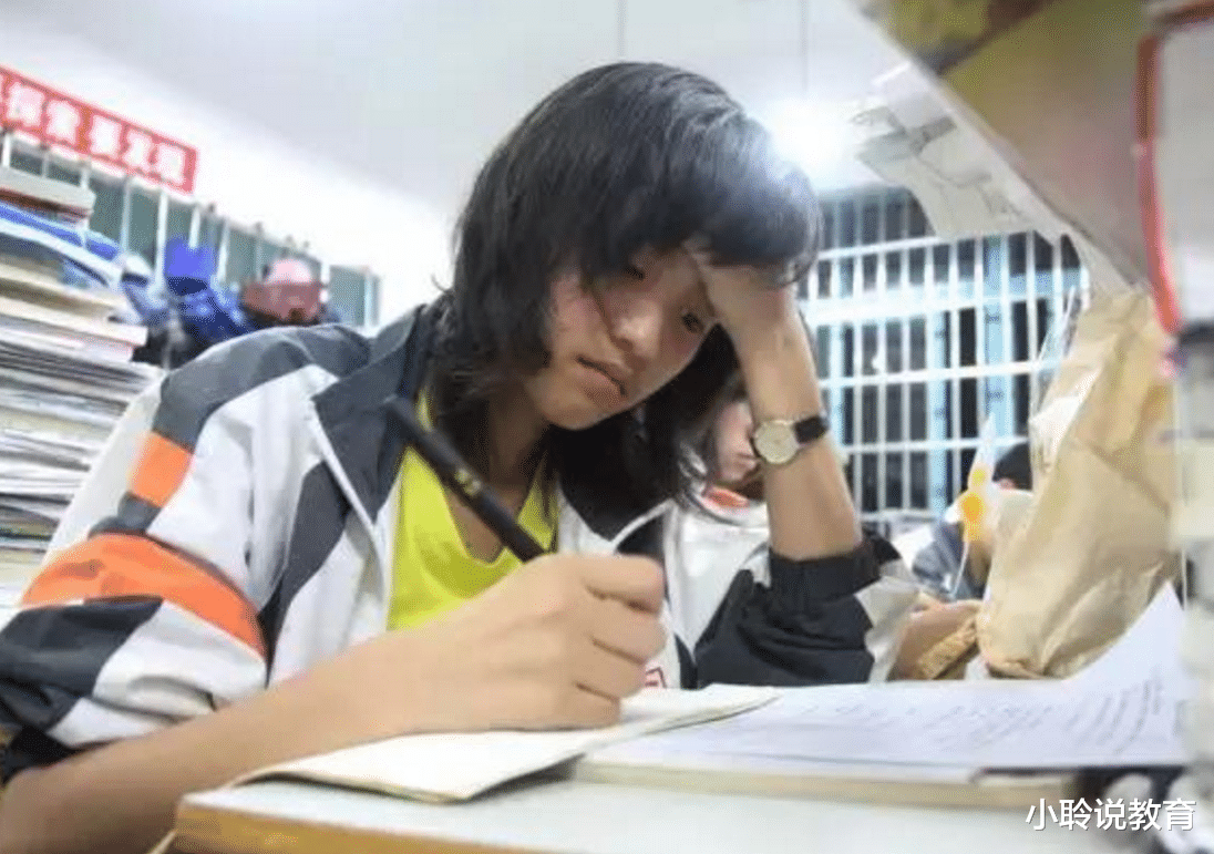 『数学』“智商高”的初中生都有这4个特点！认真培养，以后会有大出息！