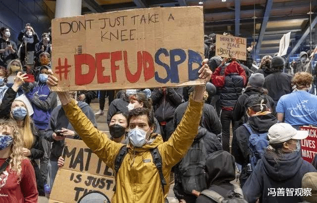 【特朗普】美国首个\无警察自治区\成立！令特朗普暴跳如雷，下达最后通牒