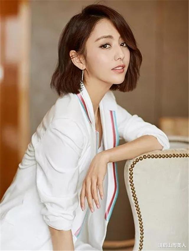 发型|?到了50岁的“家庭妇女”，有白发的剪这3种发型，减龄还洋气