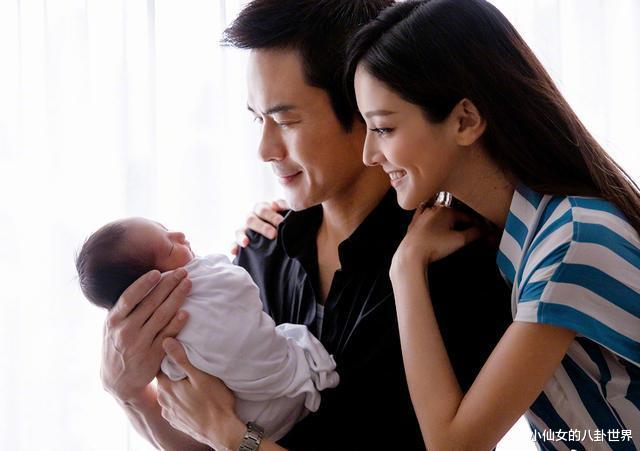 唐嫣刚澄清生的女儿,另一对明星夫妇就"官宣生子",颜值也太高了