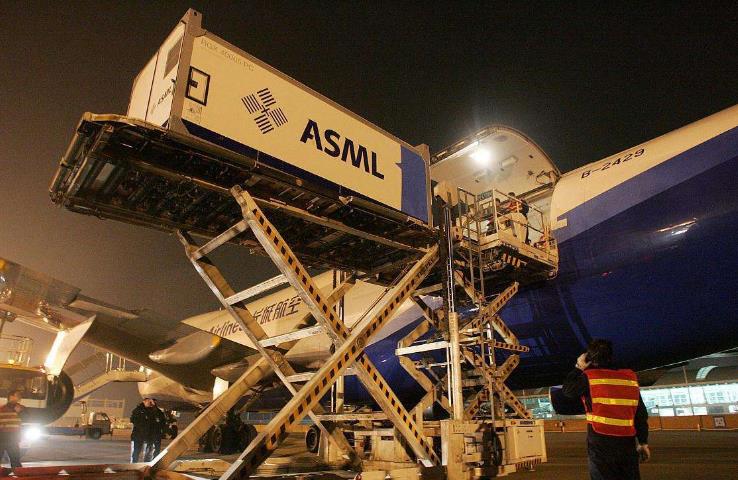 光刻机|来得太及时！在关键时刻，中国买到一台荷兰ASML光刻机