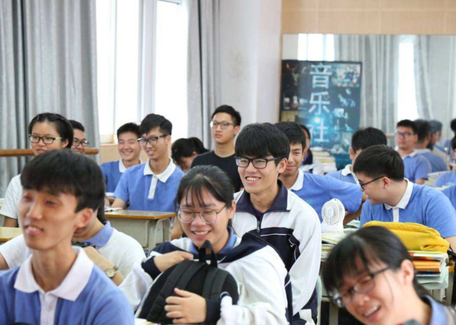 「」网上很多名师在预测高考题，他们的预测能否相信？高三老师这样说