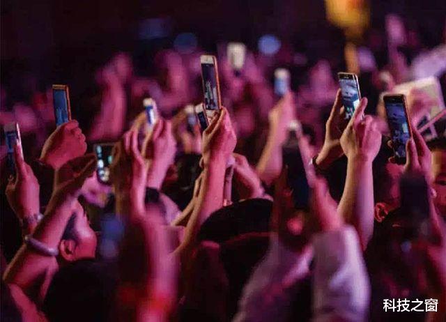 iphone9@全球手机份额最新排名出炉：三星稳坐霸主，苹果第二，第三没意外