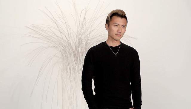 吴亦凡|吴亦凡曾同一个不化妆的男星坐在一起，这就是影帝与小鲜肉的区别