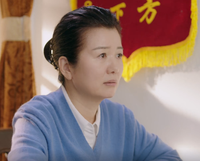 秦清|幸福触手可及：五三家境曝光，看到他家的锦旗，妈妈的身份厉害了