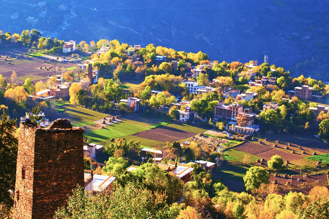 亚丁|被数十座海拔超5000米的雪山环绕的党岭 惊艳风光不逊色亚丁