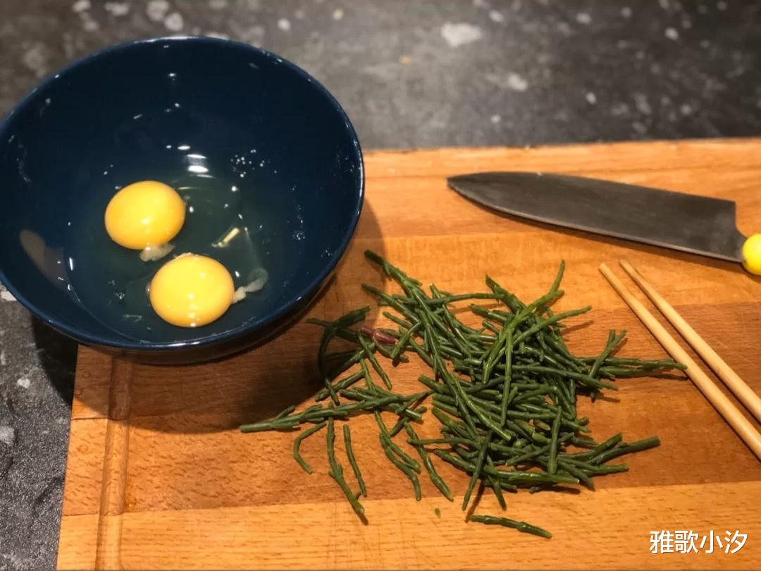 鸡蛋|“有梗无叶”的蔬菜，在我国少有人吃，老外却把它吃成“高端菜”