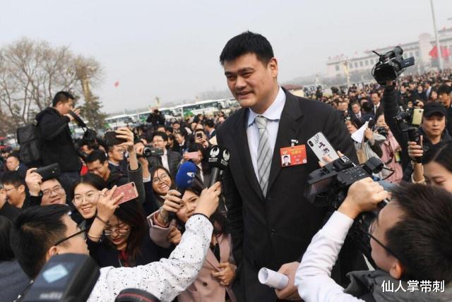 #吉克隽逸#明星最“尴尬”的合影,第一张不算什么,最受伤的还是吉克隽逸