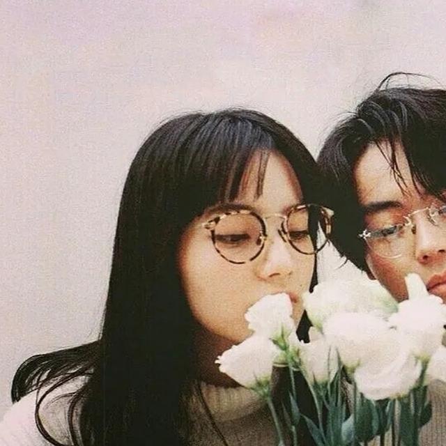 小松菜奈：小松菜奈新男友曝光！甜蜜演绎夏日糖果色，跟权志龙还差点一意思