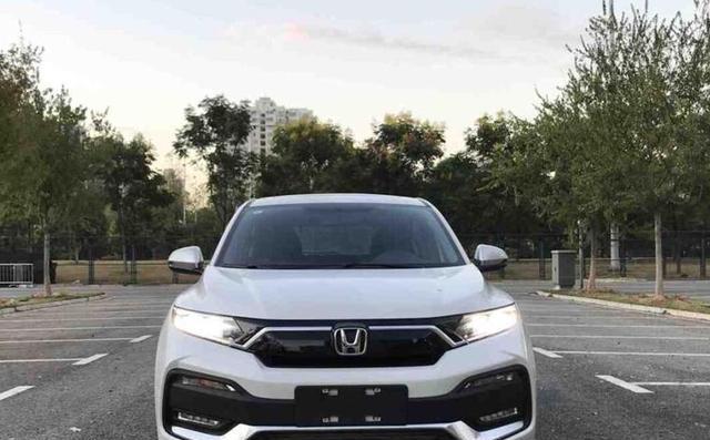 宝马330i：开完本田X-RV，再换到日产逍客上，车主：对比后差距一目了然！