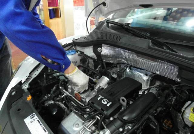 起亚汽车：月薪多少才能养得起15万的车？不到这个数，等着“被车玩”吧