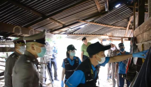 标题党▲村民见邻居房梁上挂着东西以为是稻草人，走近发现是邻居尸体