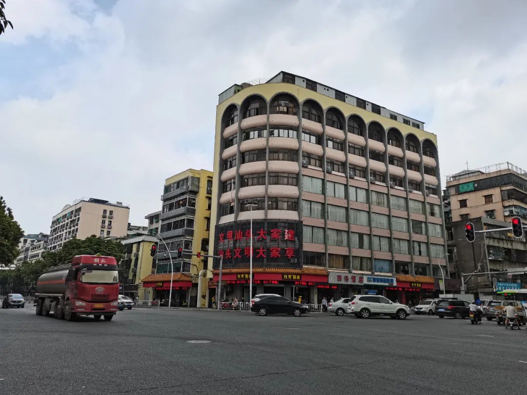 观点|曾比肩上海深圳，如今沦落三线，这座城市如何作到今天这地步