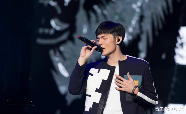 邓紫棋|华语唱片销量榜:华晨宇邓紫棋持续在榜,李荣浩稳居第一