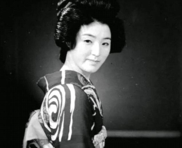 四川省|抗战老兵娶了日本女战俘，隐居四川几十年，晚年意外获得上亿财产