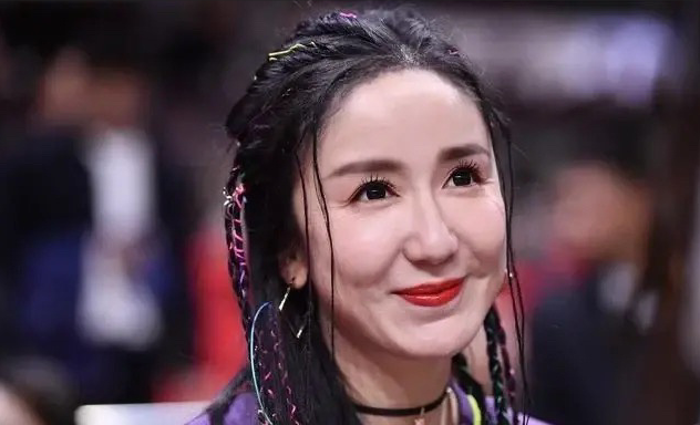 伍思凯▲娄艺潇:陈赫带她拍戏改变一生,原本计划留校当老师,唱歌才是老本行