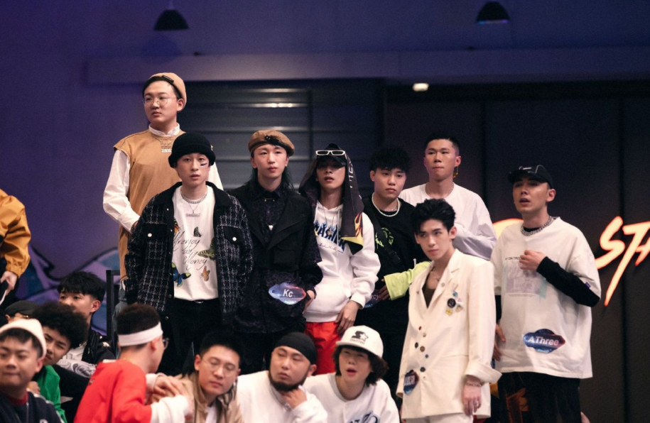 中国有嘻哈：综艺《说唱听我的》受好评，与《中国有嘻哈》相比谁的阵容更强？