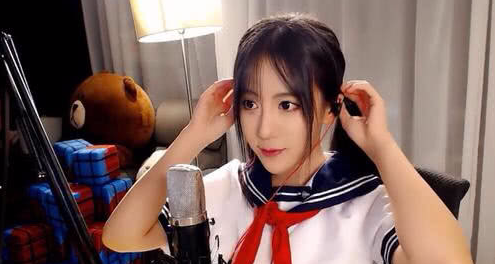 「呆妹儿」呆妹儿和小团团已骂战半年，“吃鸡一姐”之争却仍未分胜负