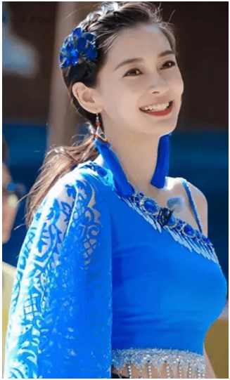 『Angelababy』baby为证明“小蛮腰”，故意穿\露腰装\录节目，低头后真实腰围真相了！