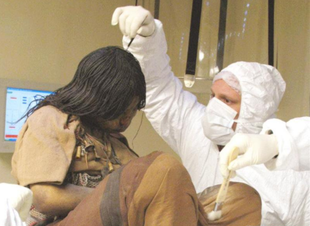 冰山发现少女尸体,尸检专家:她死于700年前,死前遭遇悲惨