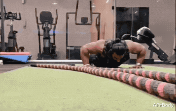 男神▲出生于印度棚户区,到万人敬仰的肌肉男神,再到电影明星,励志