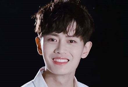 「锦衣之下」《锦衣之下》收官77天,《秋蝉》终定档?任嘉伦的剧为何总上头?