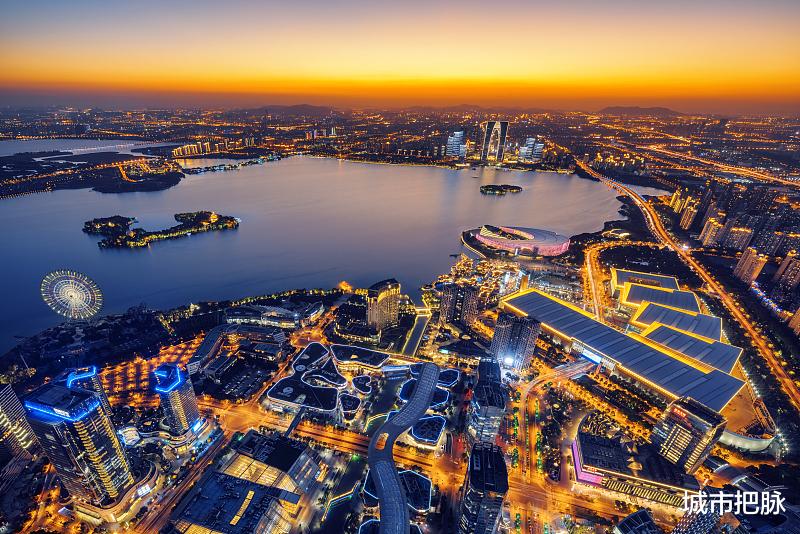 前有杭州滨江，后有南京河西新区，苏州工业园区的房价还撑得住吗