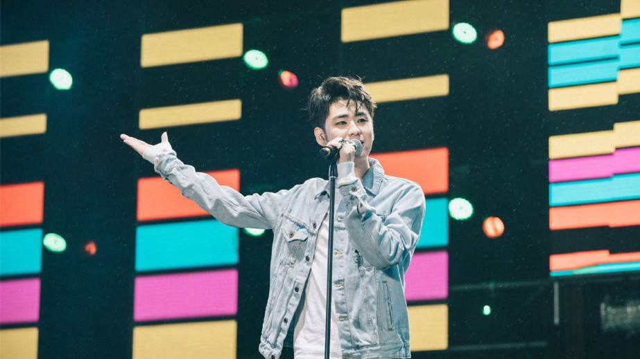 张云雷|失言被禁后曲线复出，音乐节粉丝又添乱，张云雷还能说相声吗