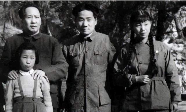 毛岸英|老朋友问主席：岸英之死是否和彭总有关？主席这样回答