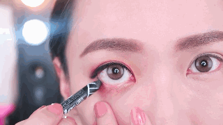 眼线|BAO美啦|宋慧乔都没整明白的全包眼线,Jennie咋玩的这么顺手?