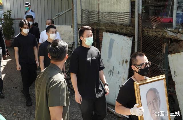贵圈十三姨|何家花百万重金聘多名保安严守赌王灵柩,李嘉诚亡妻坟墓曾遭盗窃