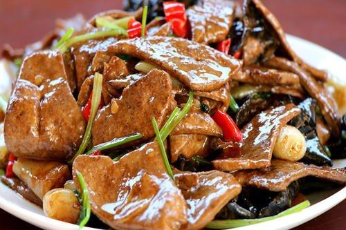 「枸杞」这菜吃了对眼睛好,吃一盘能抵两斤枸杞,才4块一斤,好吃又便宜