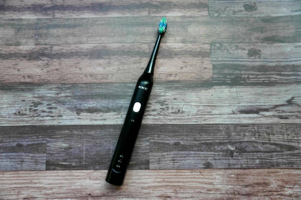 spring|给牙齿做个深度SPA，海尔KKC声波电动牙刷体验