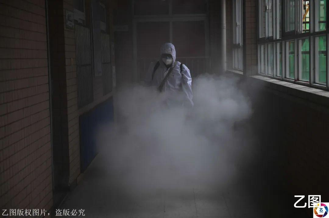 宁夏@一天消杀三所学校，合肥蓝天救援队11人消杀队紧张忙碌，迎接开学